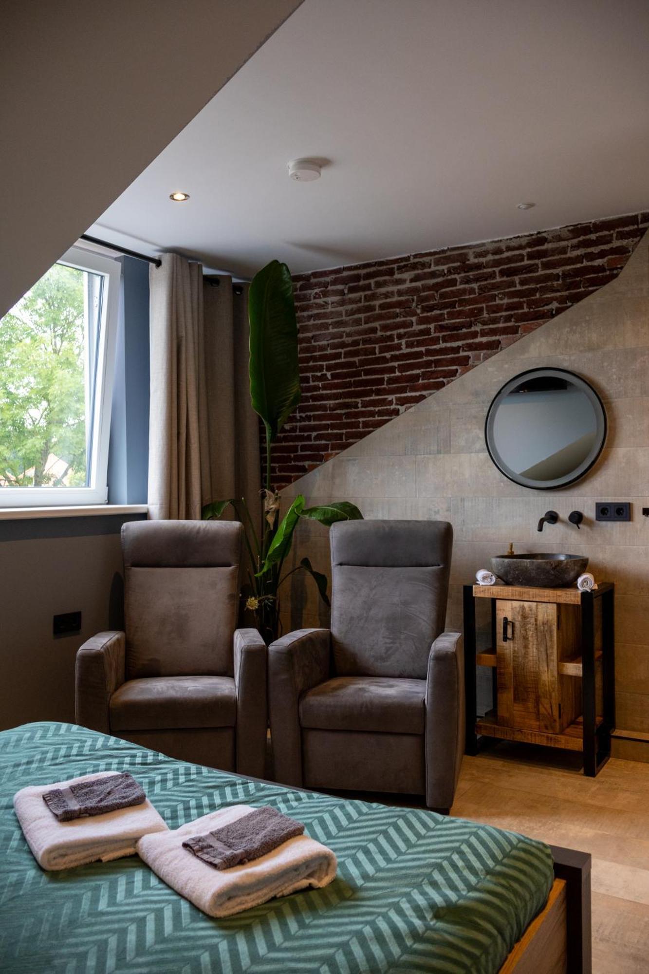 Zeeschelp - Comfortabele Kamer Bij B&B Gezond Aan Zee - Toegang Wellnesstuin Meerprijs Ouddorp Exterior photo